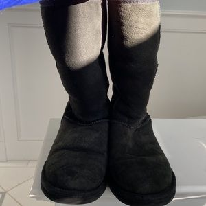Women’s Ugg classic boots